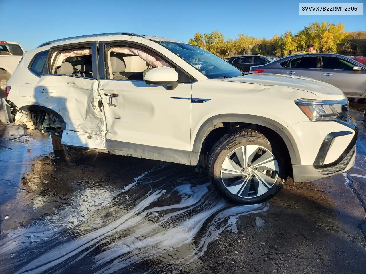 3VVVX7B22RM123061 2024 Volkswagen Taos Se
