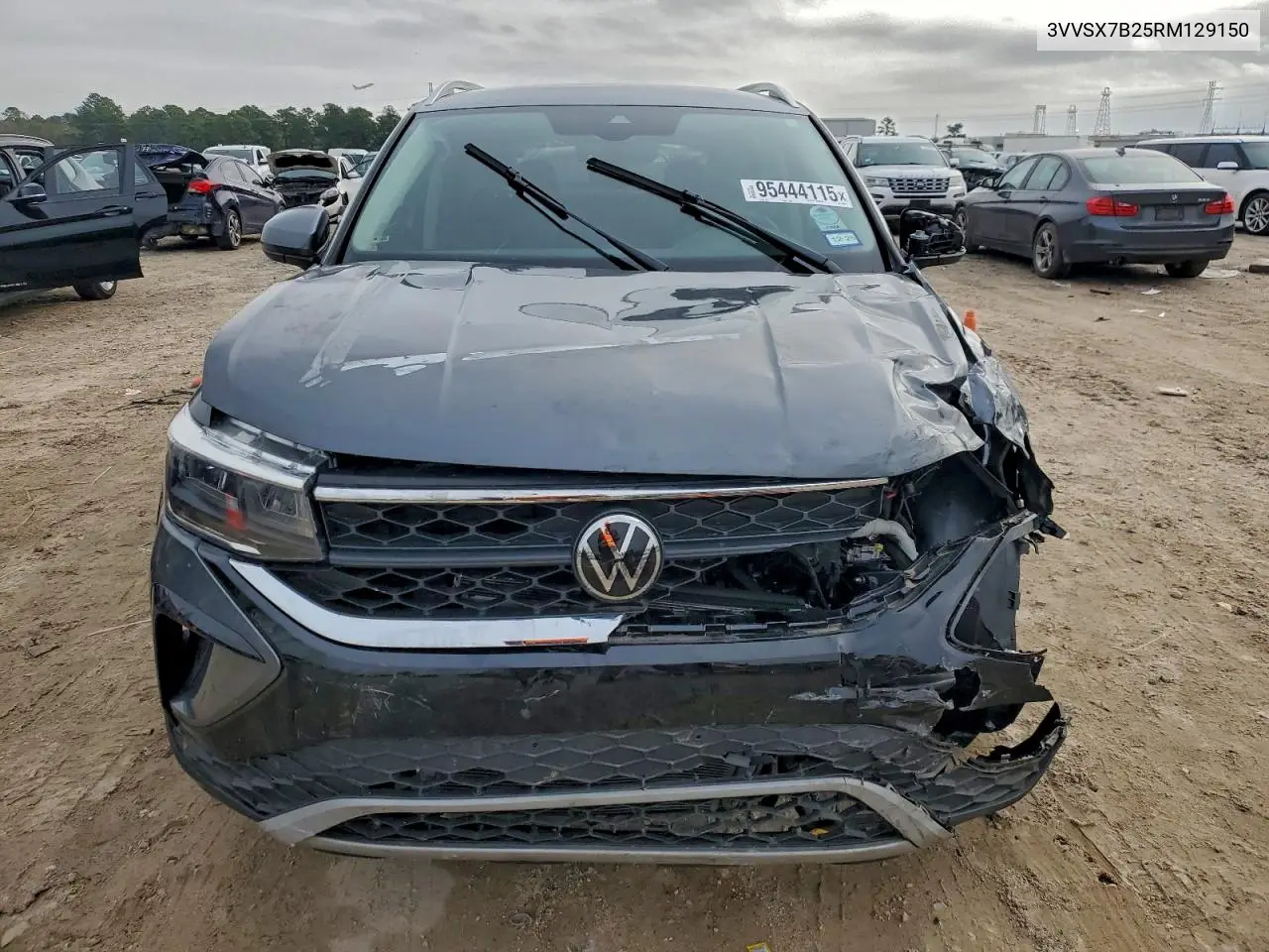 3VVSX7B25RM129150 2024 Volkswagen Taos Se