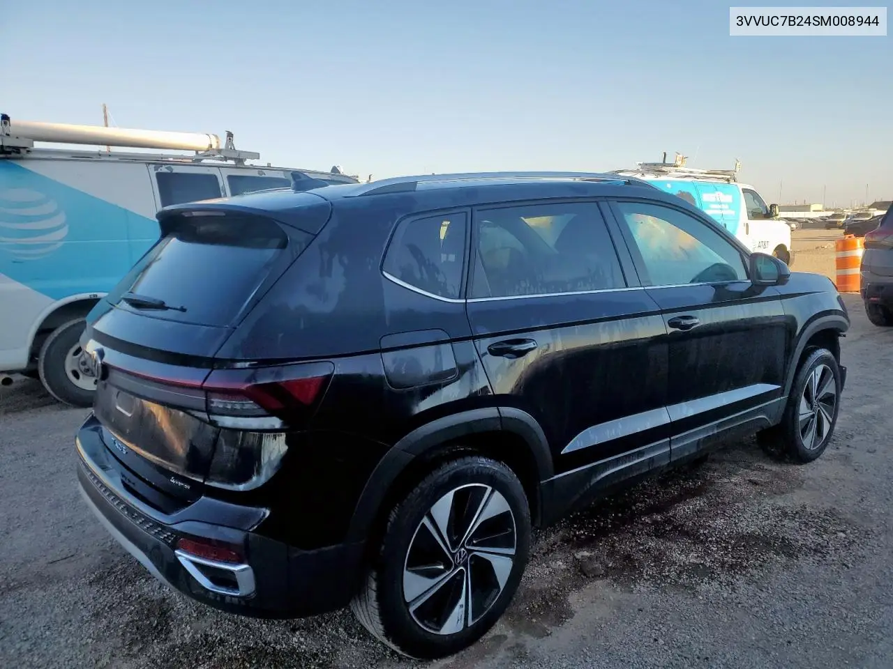 3VVUC7B24SM008944 2025 Volkswagen Taos Se