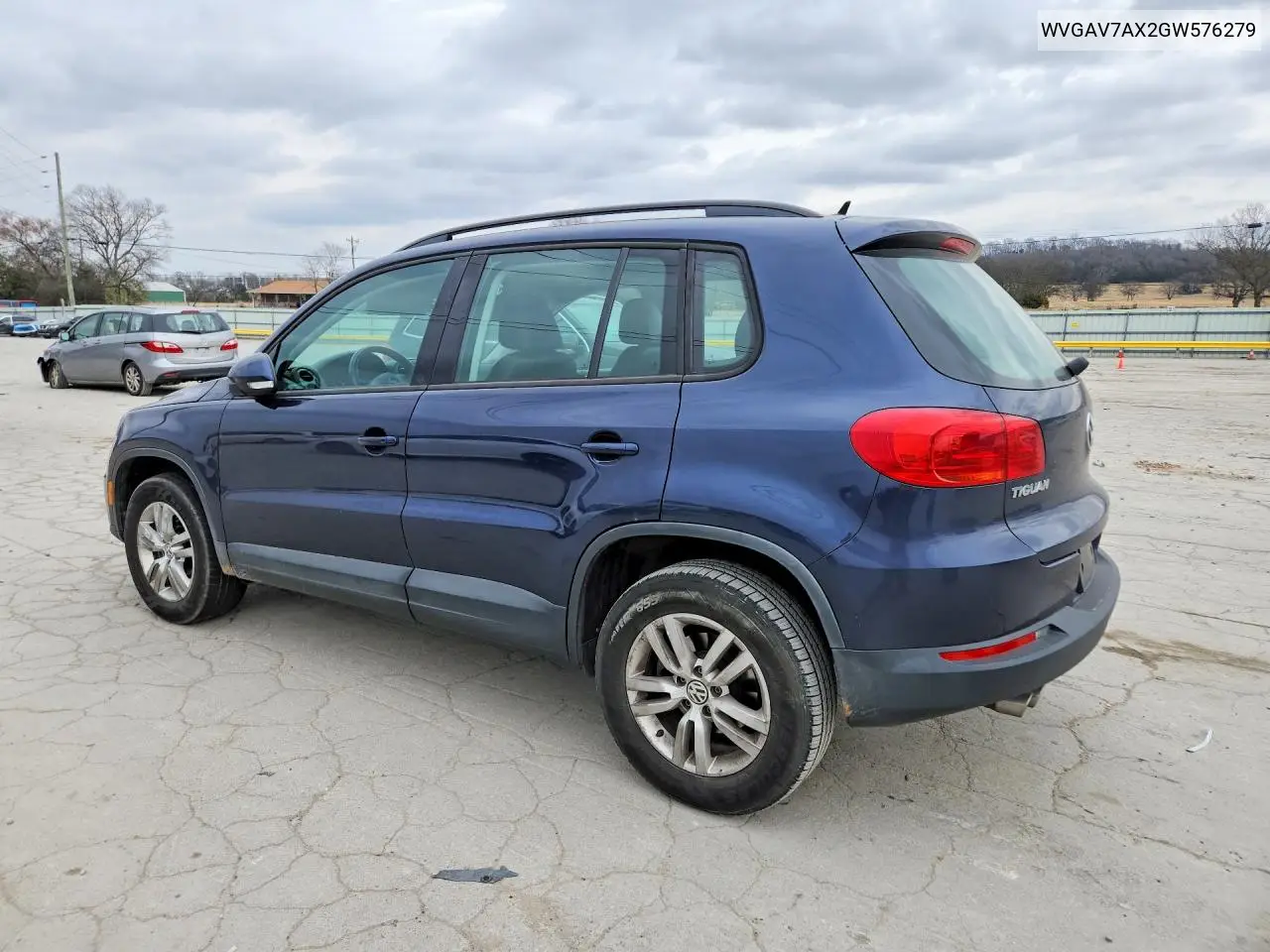 WVGAV7AX2GW576279 2016 Volkswagen Tiguan S