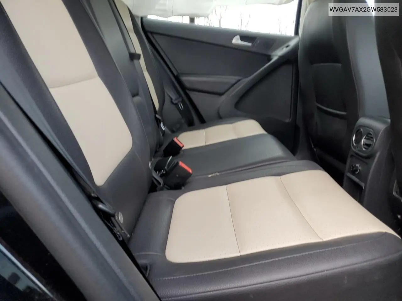 WVGAV7AX2GW583023 2016 Volkswagen Tiguan S