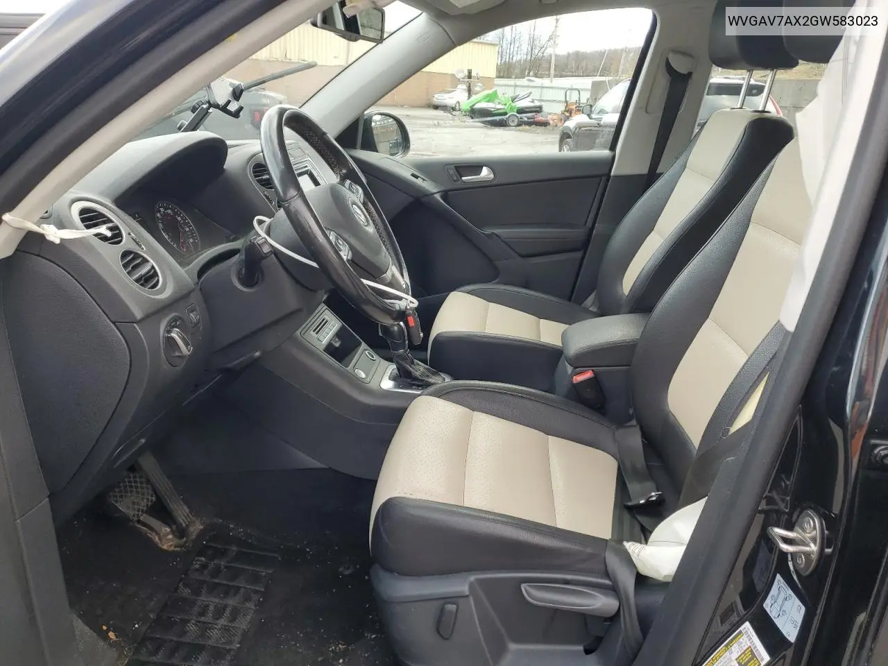 WVGAV7AX2GW583023 2016 Volkswagen Tiguan S