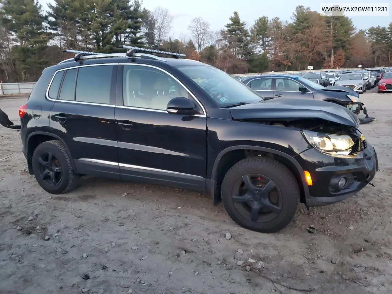 WVGBV7AX2GW611231 2016 Volkswagen Tiguan S