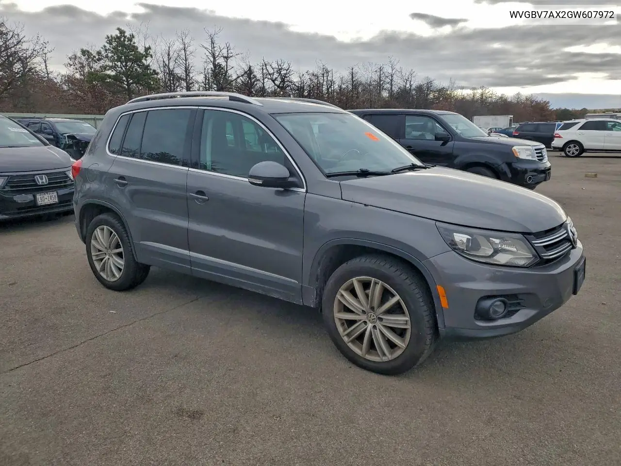 WVGBV7AX2GW607972 2016 Volkswagen Tiguan S