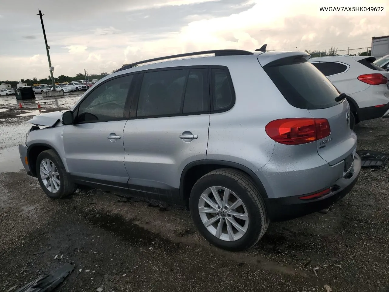 WVGAV7AX5HK049622 2017 Volkswagen Tiguan S