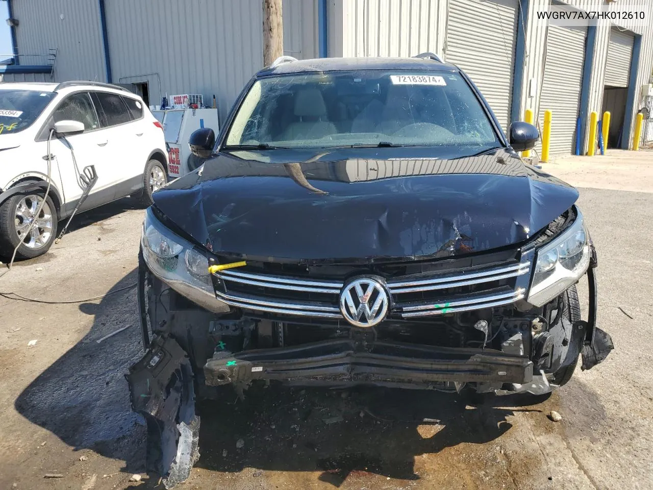 WVGRV7AX7HK012610 2017 Volkswagen Tiguan Wolfsburg