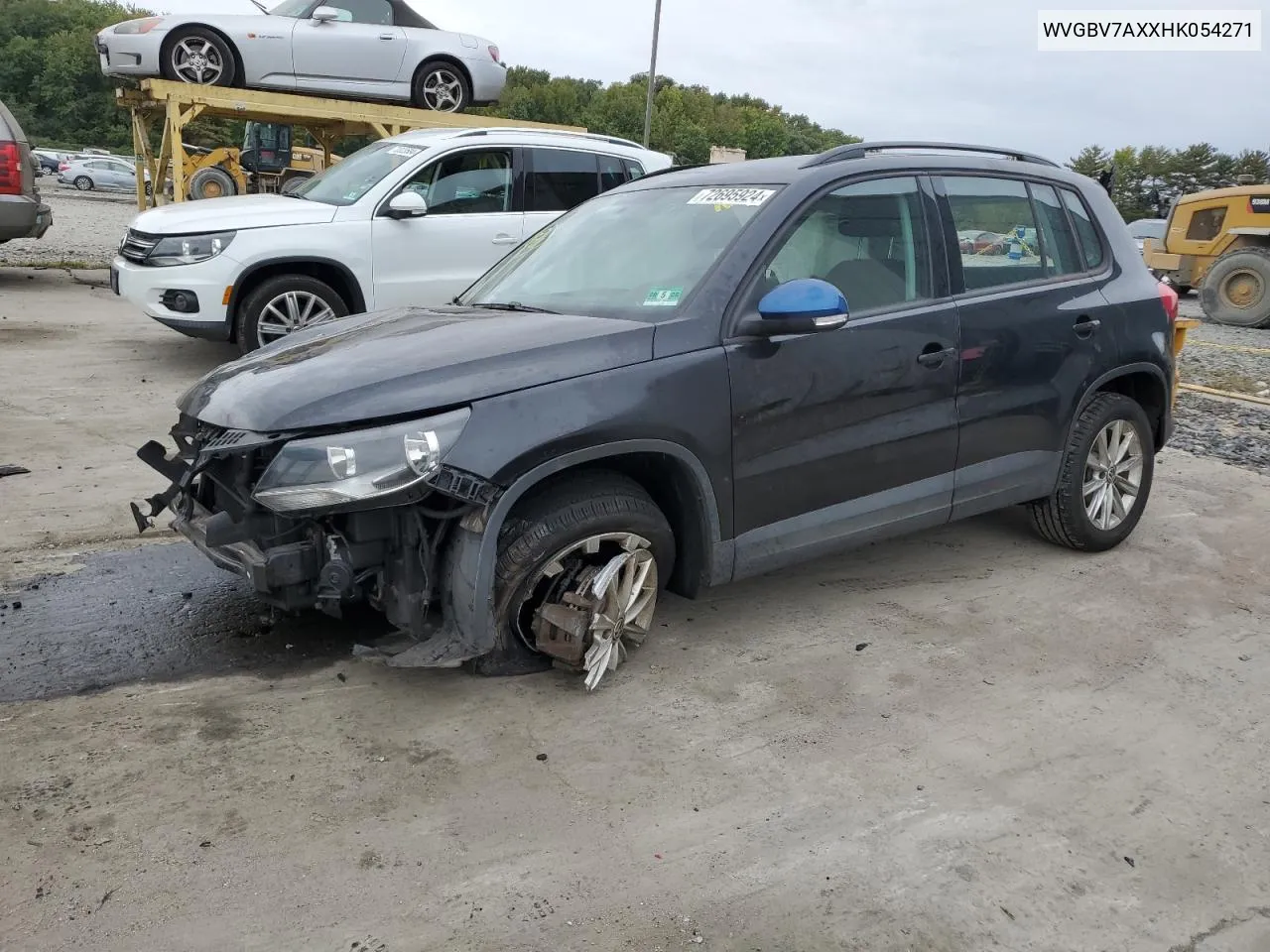 WVGBV7AXXHK054271 2017 Volkswagen Tiguan S