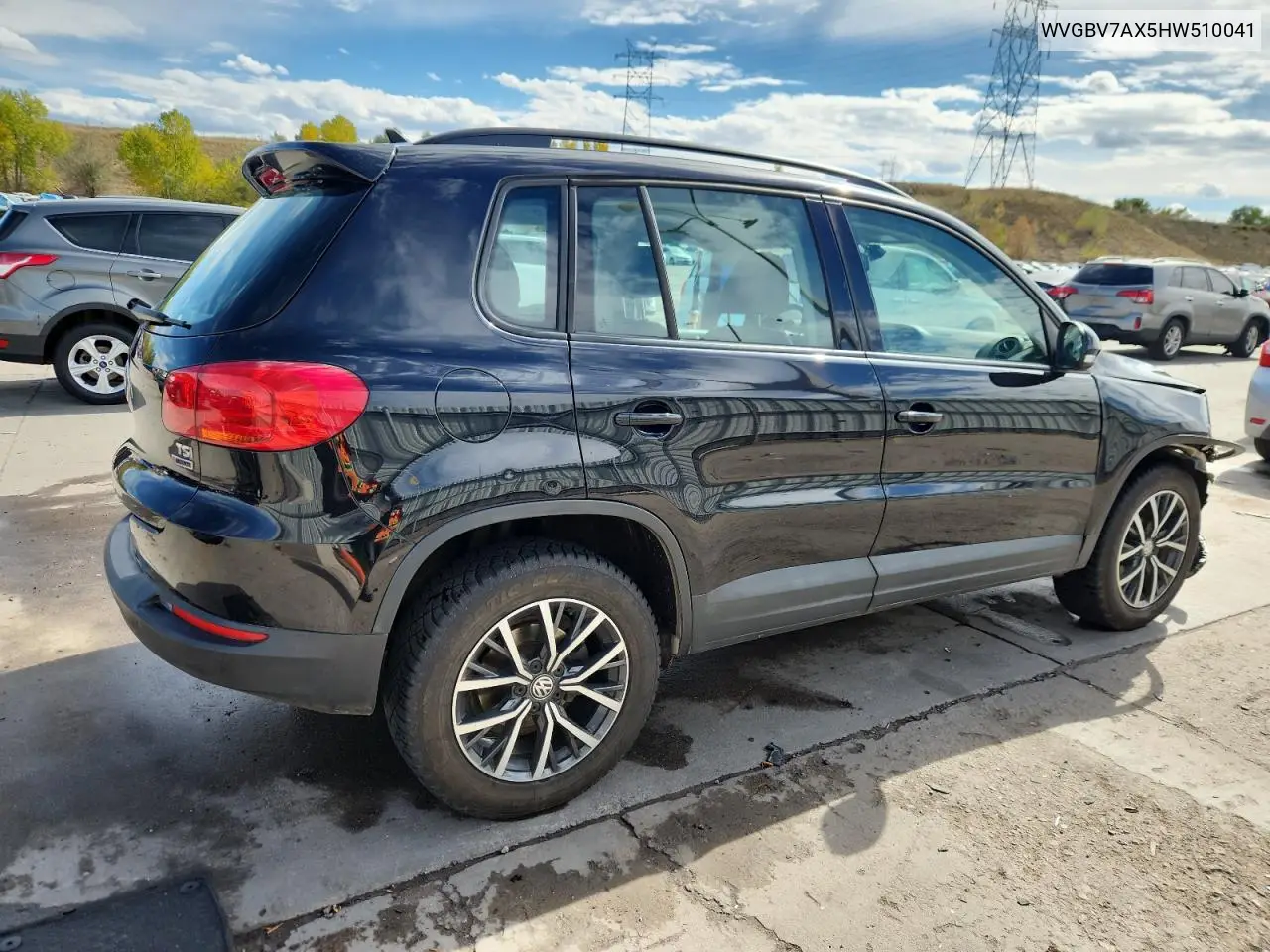 WVGBV7AX5HW510041 2017 Volkswagen Tiguan S