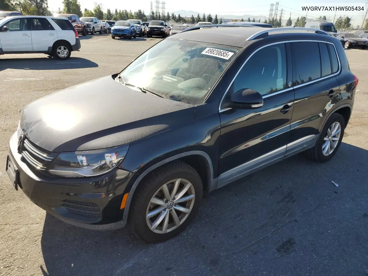 WVGRV7AX1HW505434 2017 Volkswagen Tiguan Wolfsburg