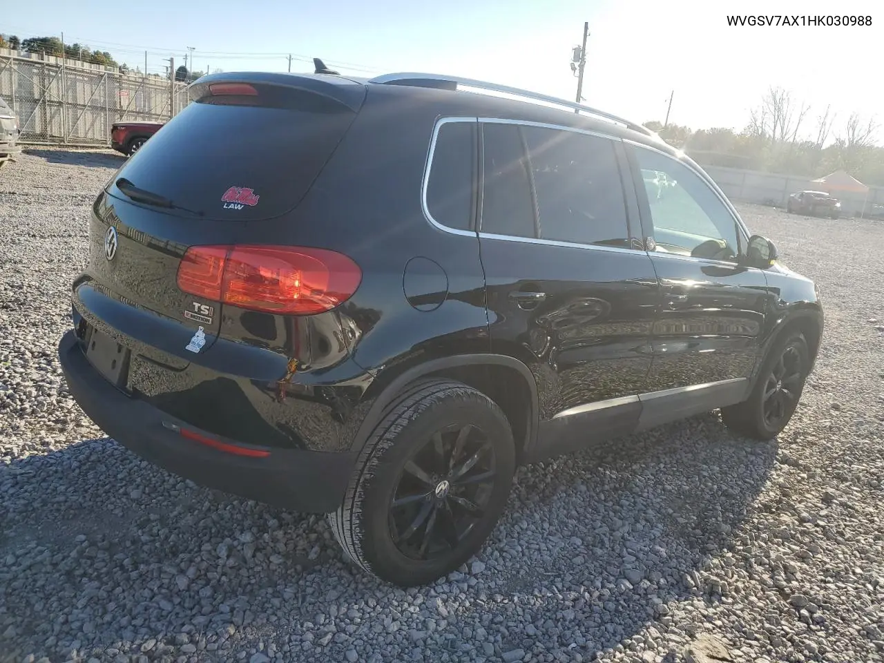 WVGSV7AX1HK030988 2017 Volkswagen Tiguan Wolfsburg