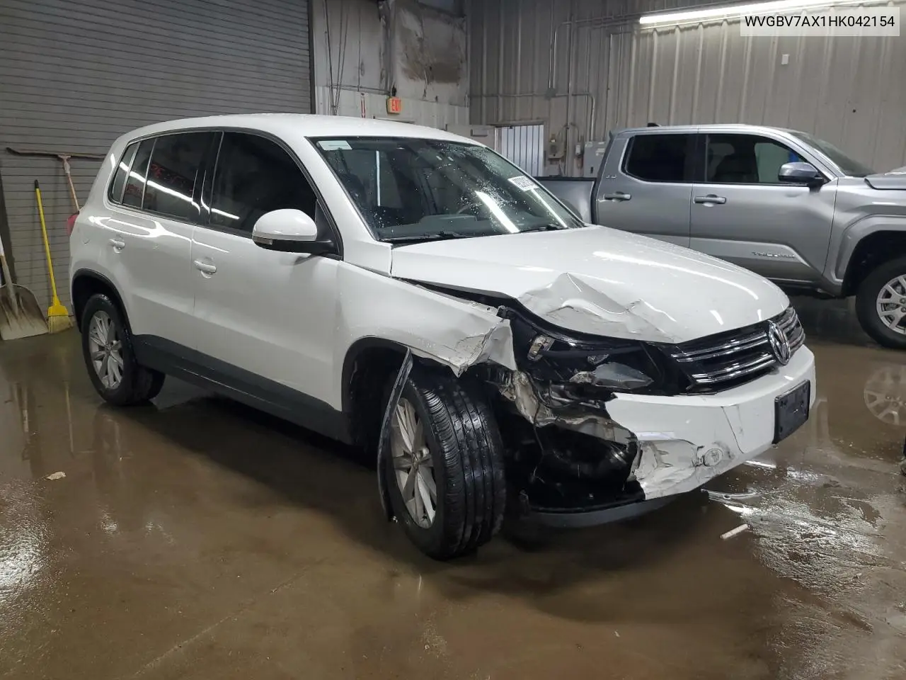 WVGBV7AX1HK042154 2017 Volkswagen Tiguan S