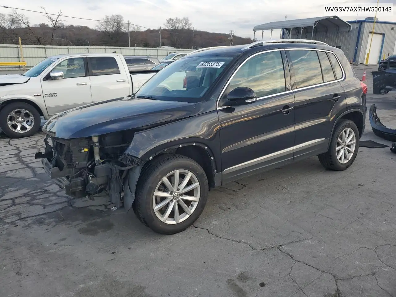 WVGSV7AX7HW500143 2017 Volkswagen Tiguan Wolfsburg