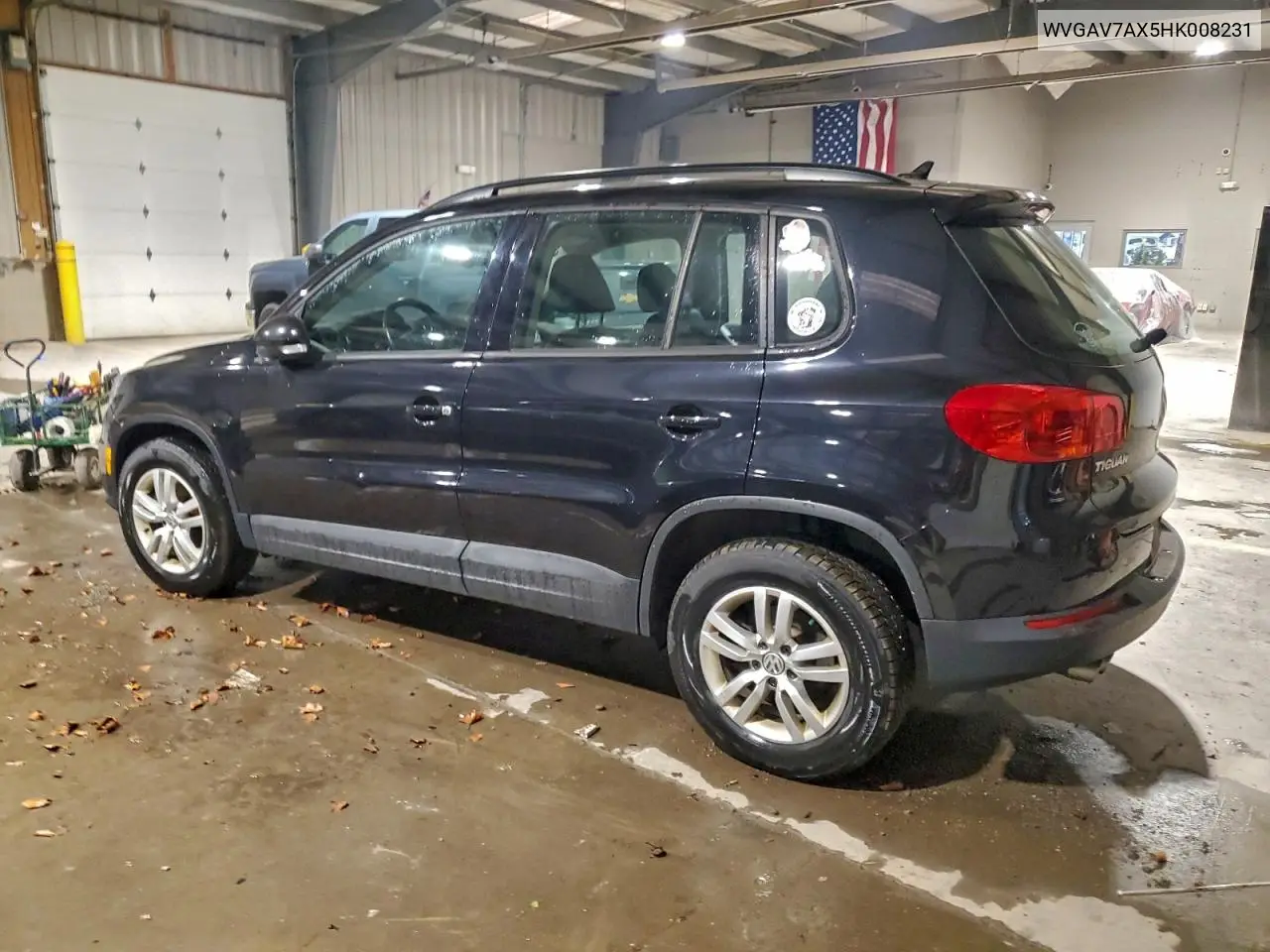 WVGAV7AX5HK008231 2017 Volkswagen Tiguan S
