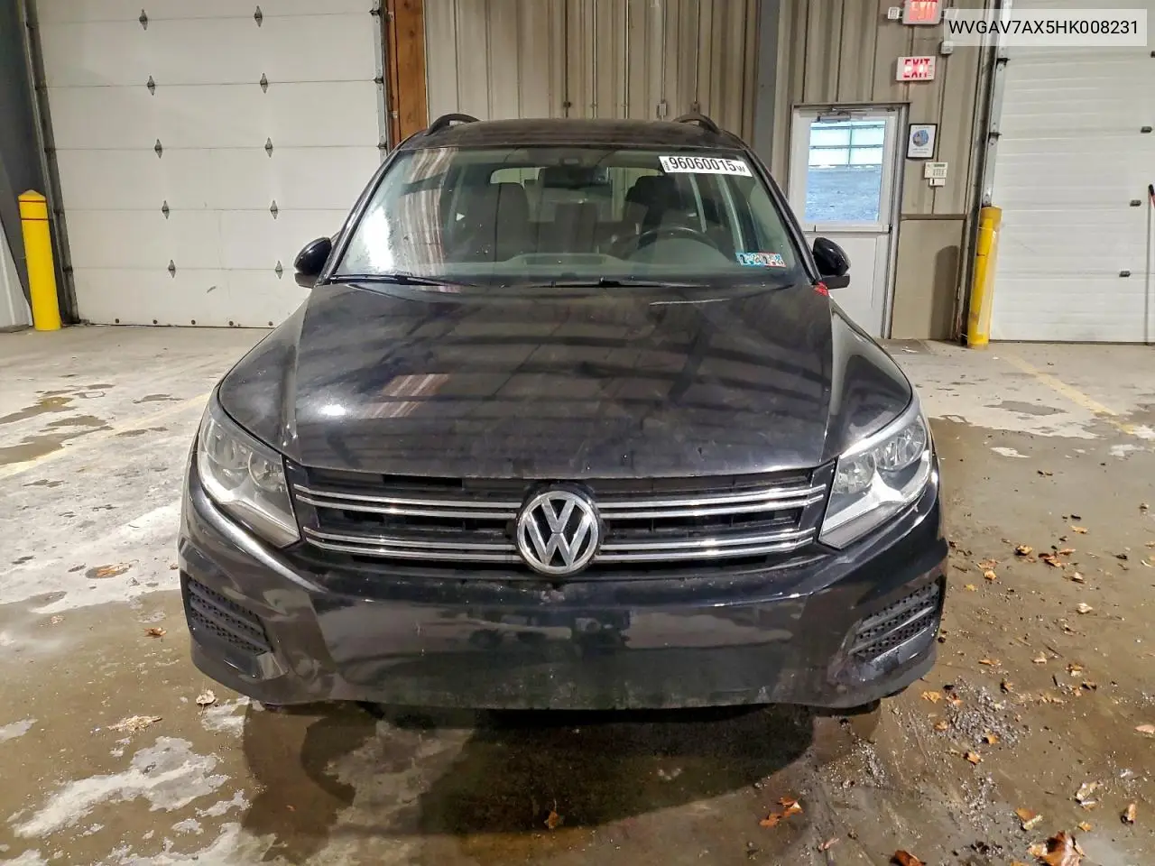 WVGAV7AX5HK008231 2017 Volkswagen Tiguan S