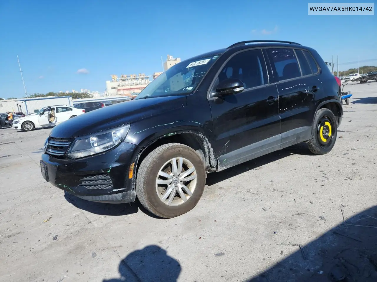 WVGAV7AX5HK014742 2017 Volkswagen Tiguan S