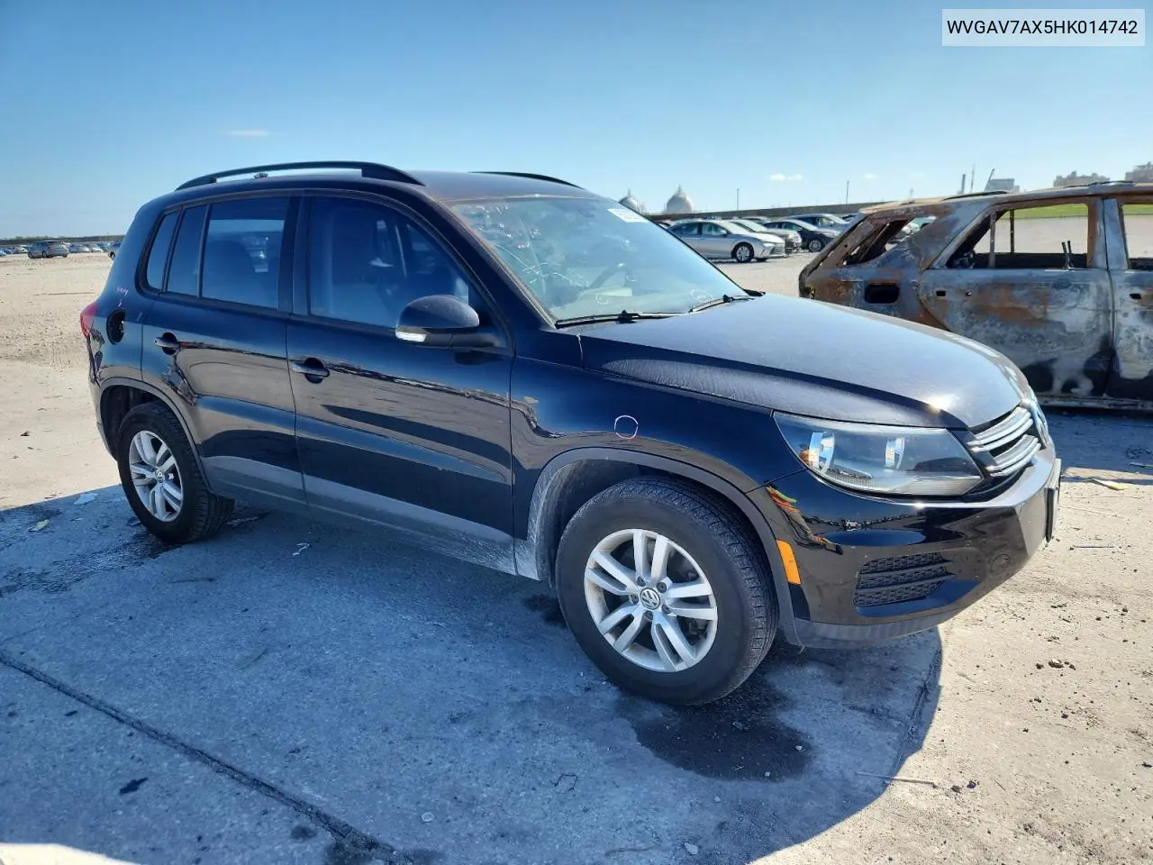 WVGAV7AX5HK014742 2017 Volkswagen Tiguan S