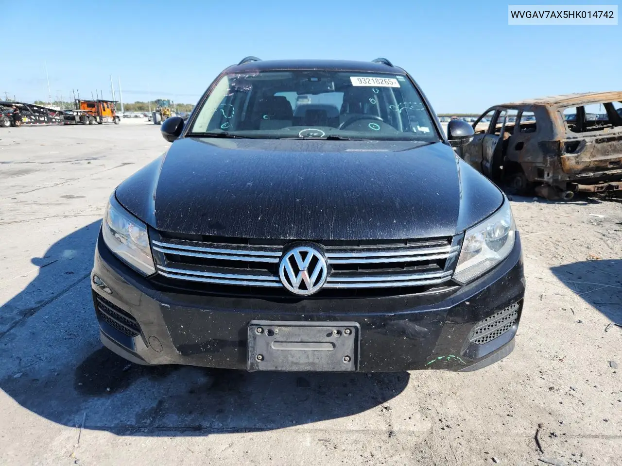 WVGAV7AX5HK014742 2017 Volkswagen Tiguan S