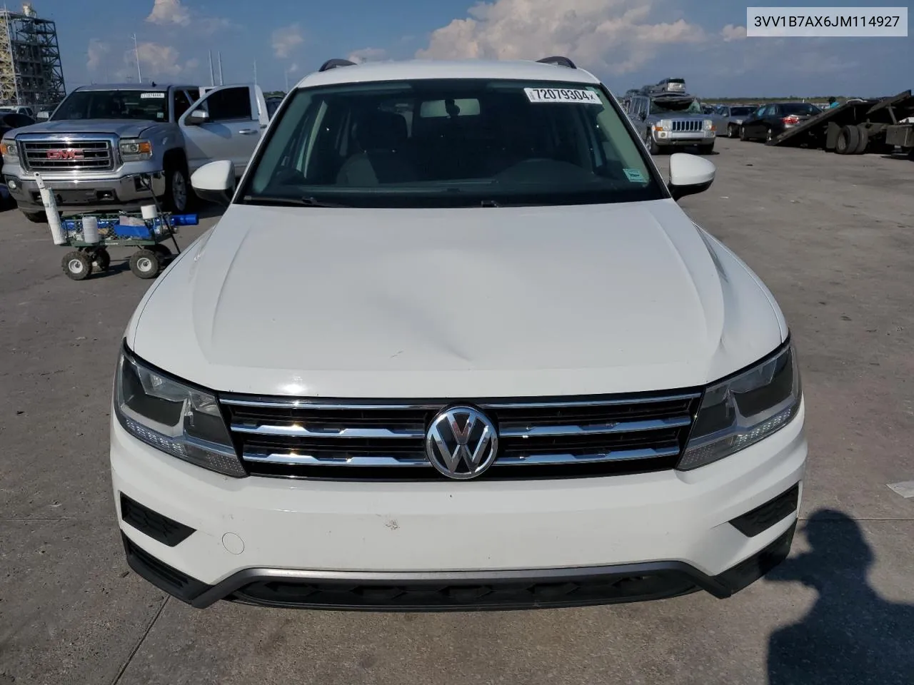 3VV1B7AX6JM114927 2018 Volkswagen Tiguan S