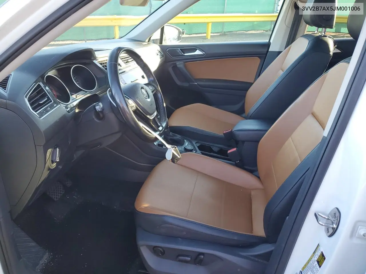 3VV2B7AX5JM001006 2018 Volkswagen Tiguan Se