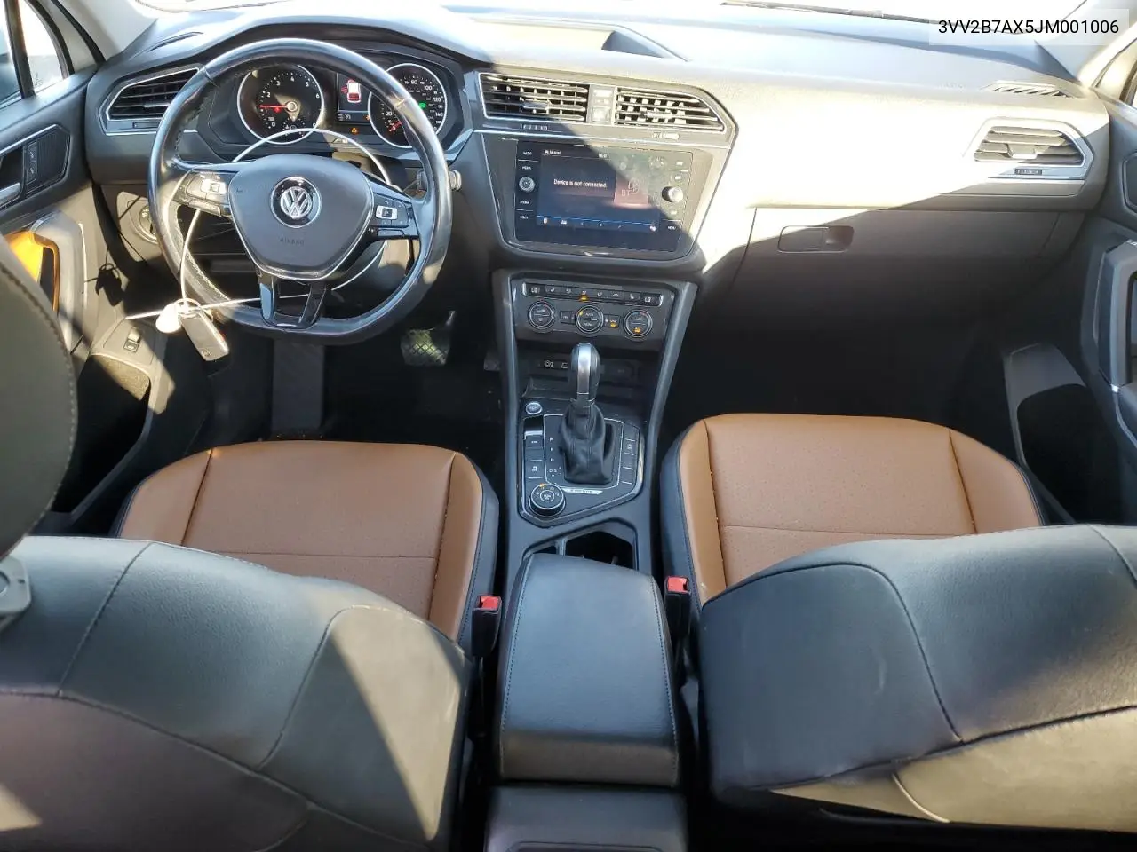 3VV2B7AX5JM001006 2018 Volkswagen Tiguan Se