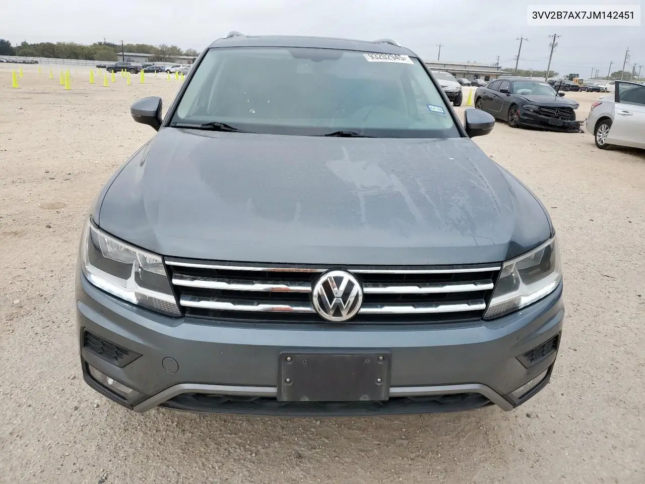 3VV2B7AX7JM142451 2018 Volkswagen Tiguan Se