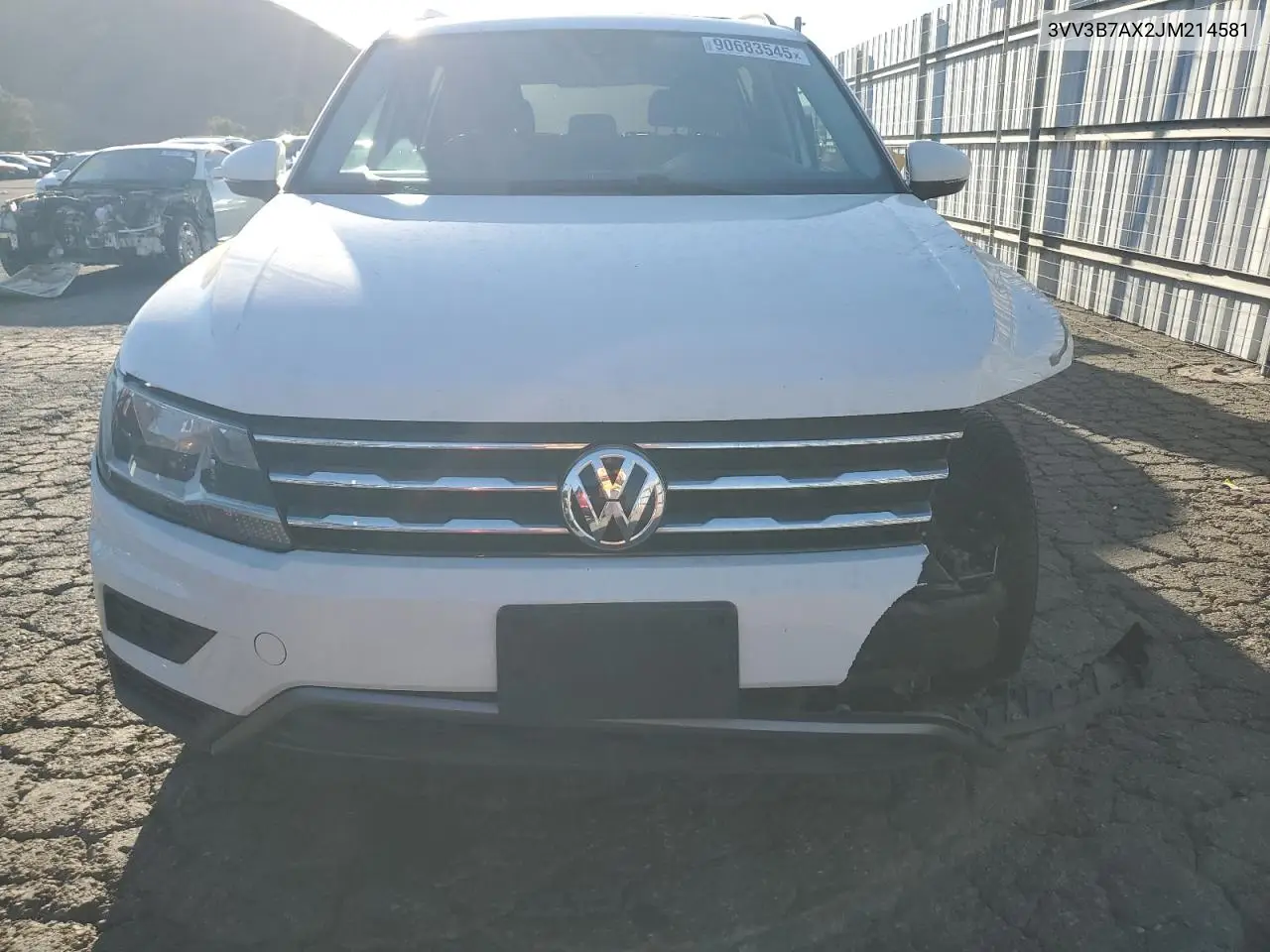 3VV3B7AX2JM214581 2018 Volkswagen Tiguan Se