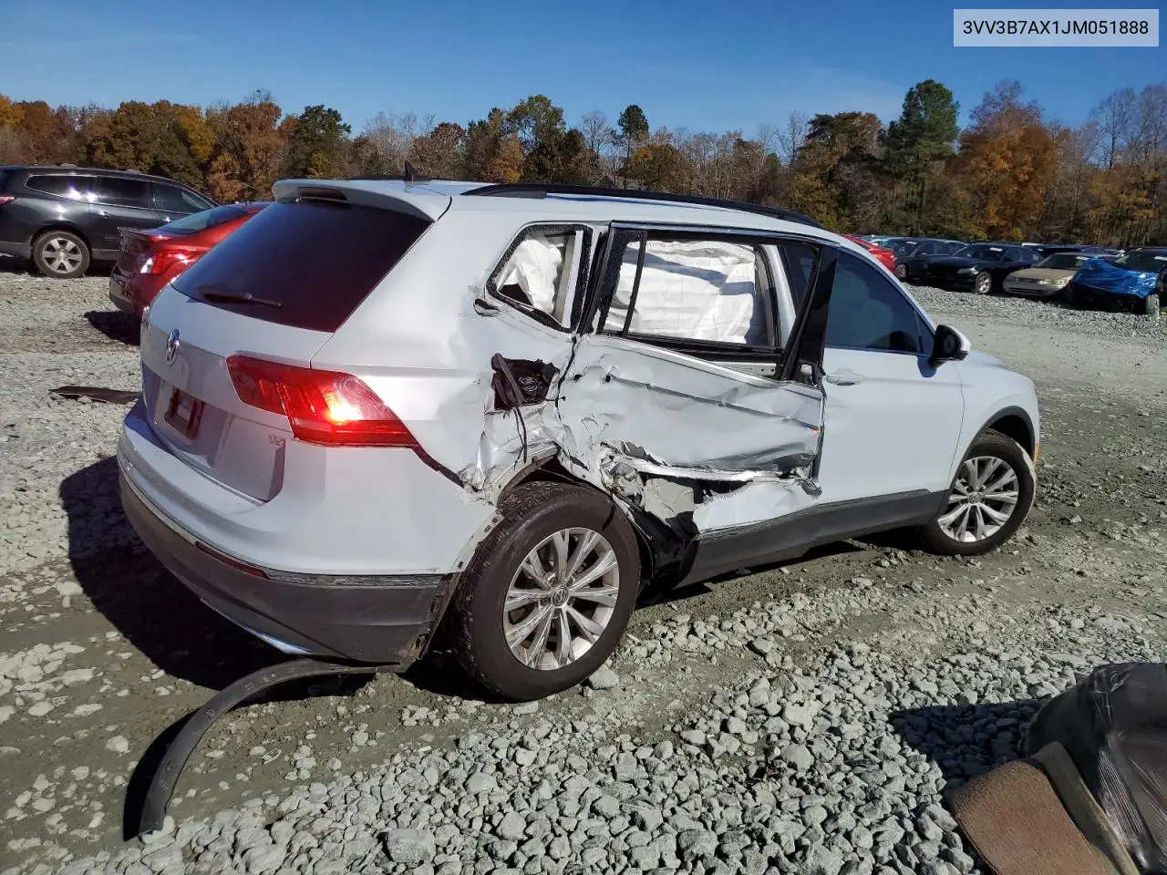 3VV3B7AX1JM051888 2018 Volkswagen Tiguan Se