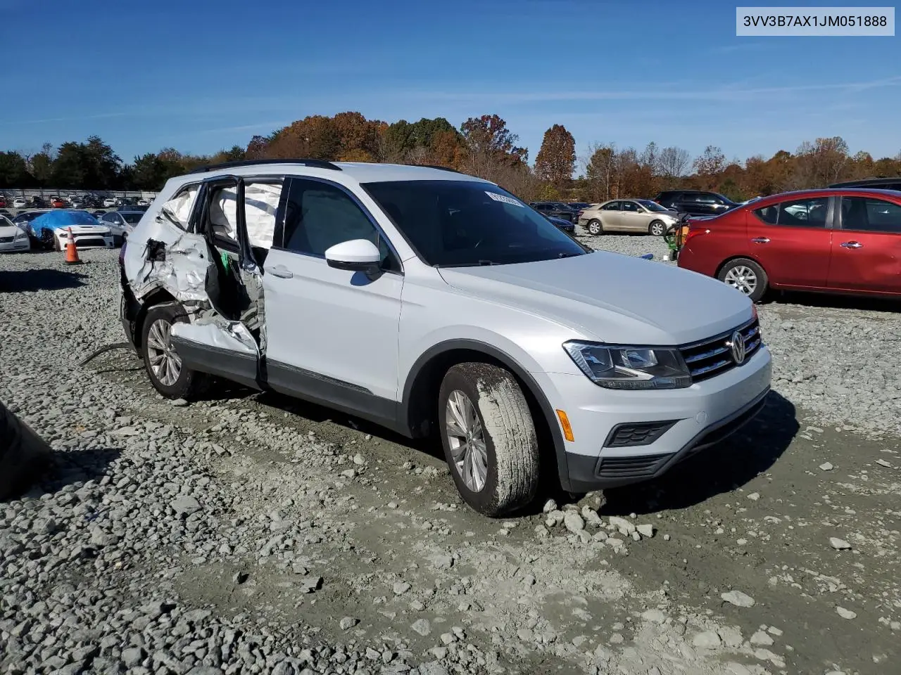 3VV3B7AX1JM051888 2018 Volkswagen Tiguan Se