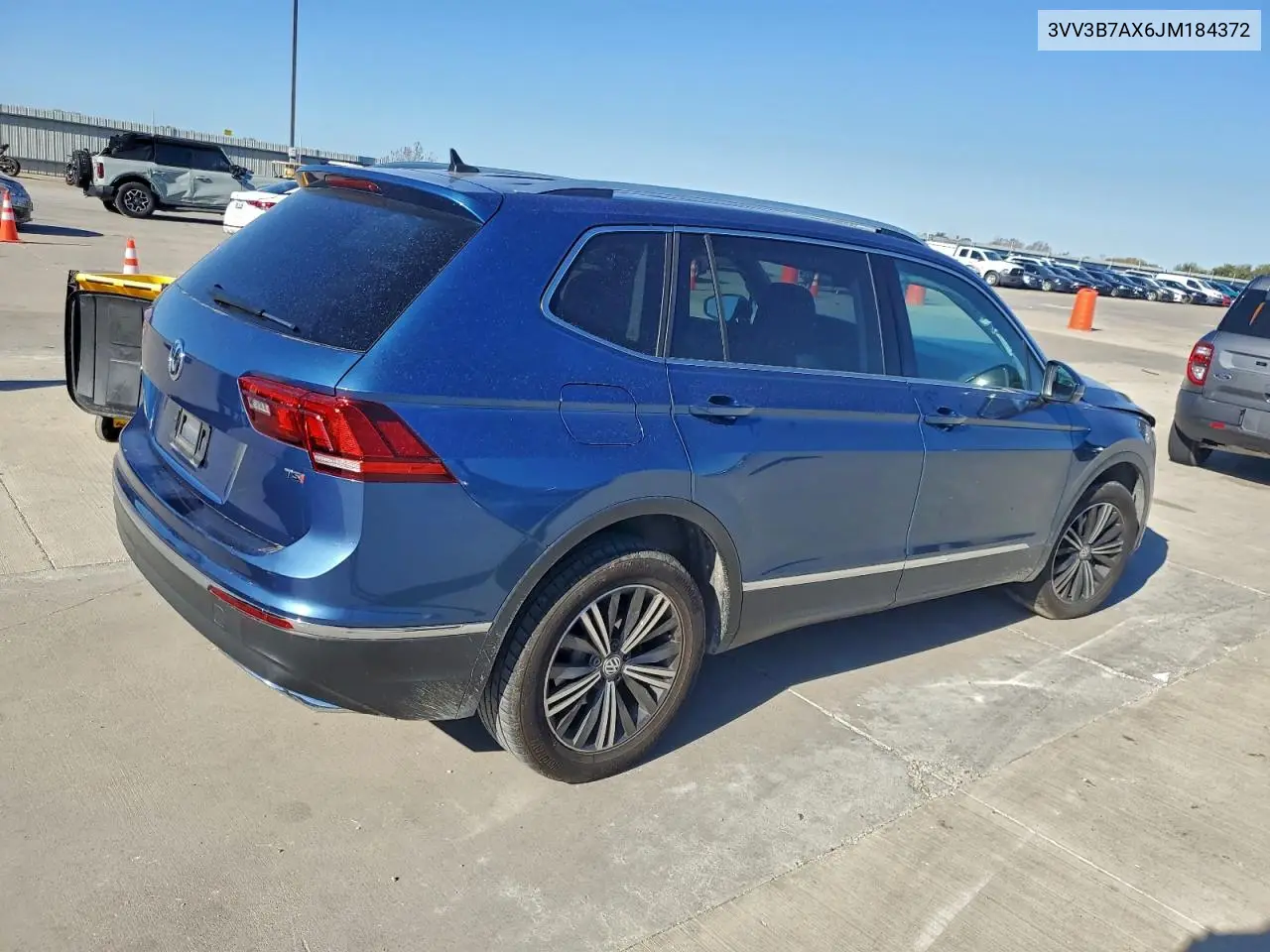 3VV3B7AX6JM184372 2018 Volkswagen Tiguan Se
