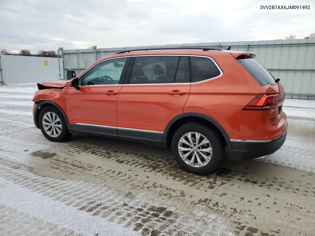 3VV2B7AX6JM091492 2018 Volkswagen Tiguan Se