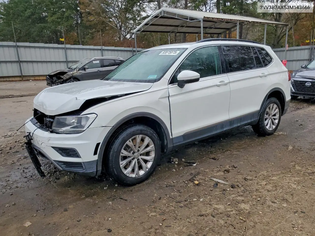 3VV3B7AX5JM143666 2018 Volkswagen Tiguan Se