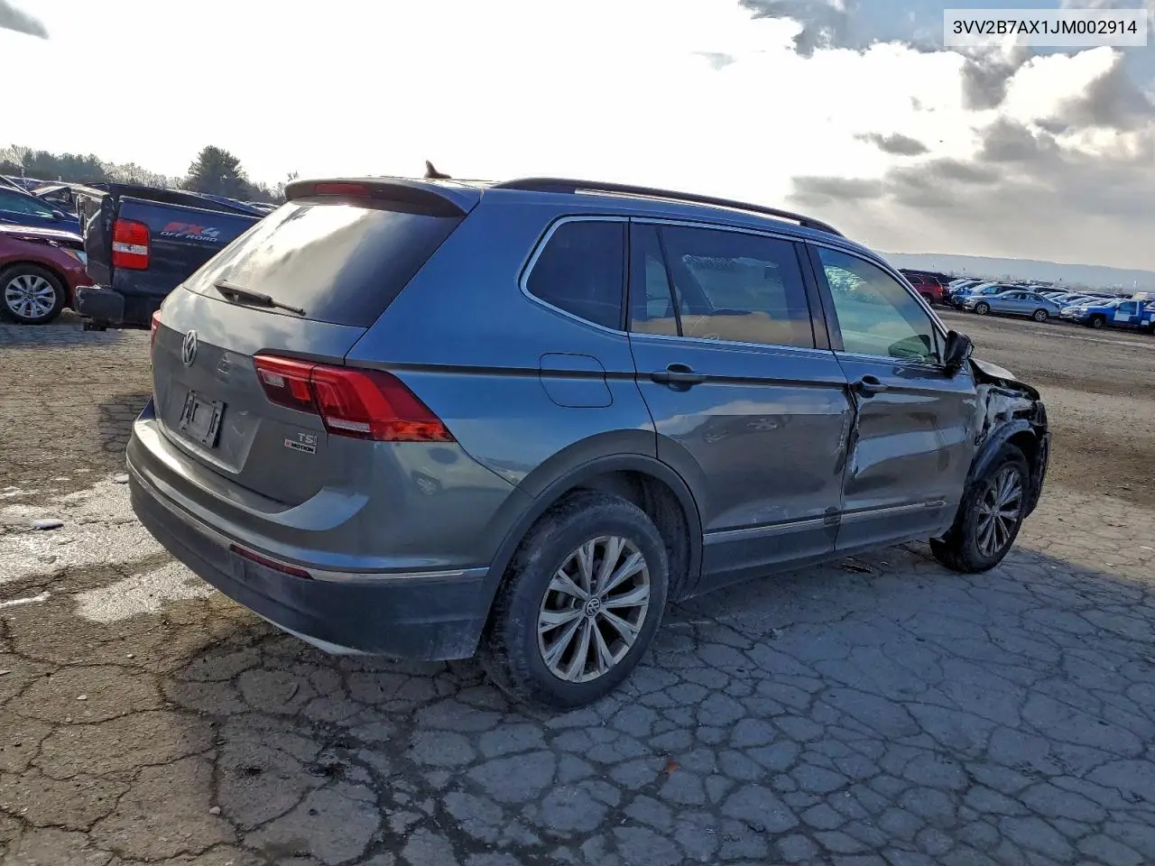 3VV2B7AX1JM002914 2018 Volkswagen Tiguan Se