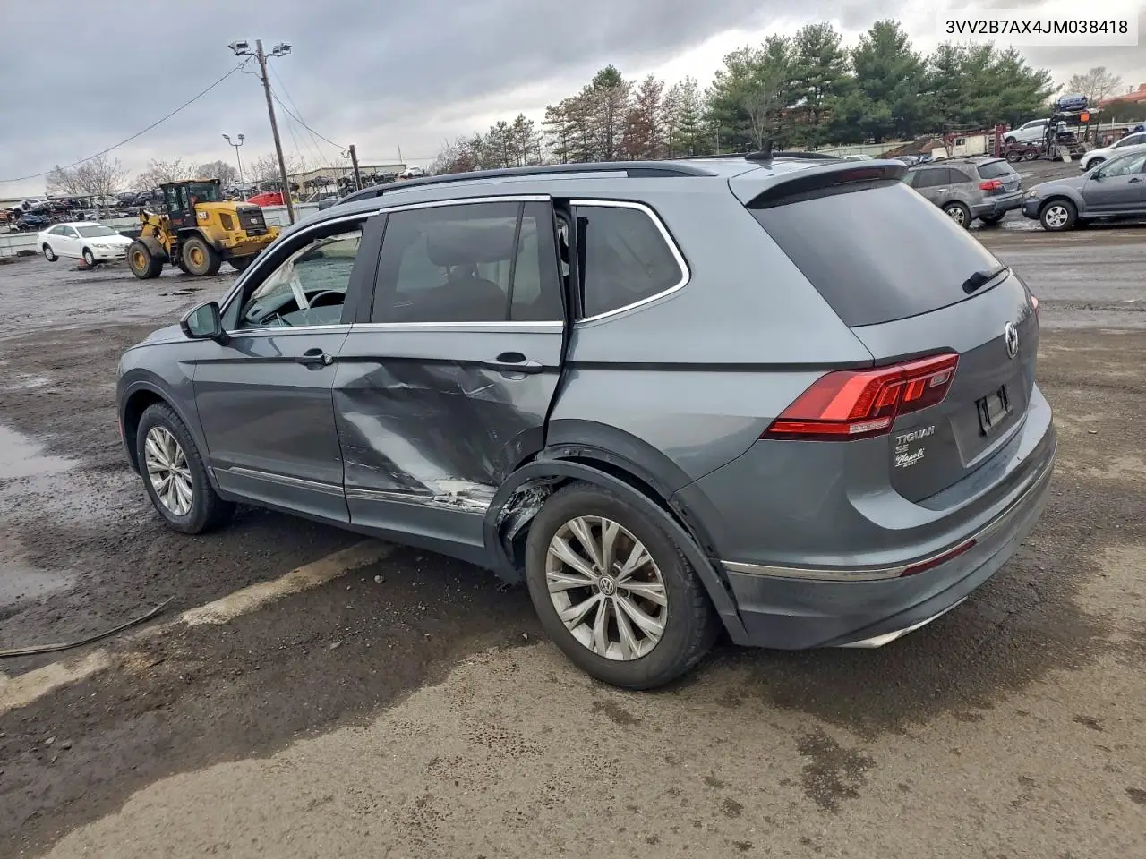 3VV2B7AX4JM038418 2018 Volkswagen Tiguan Se