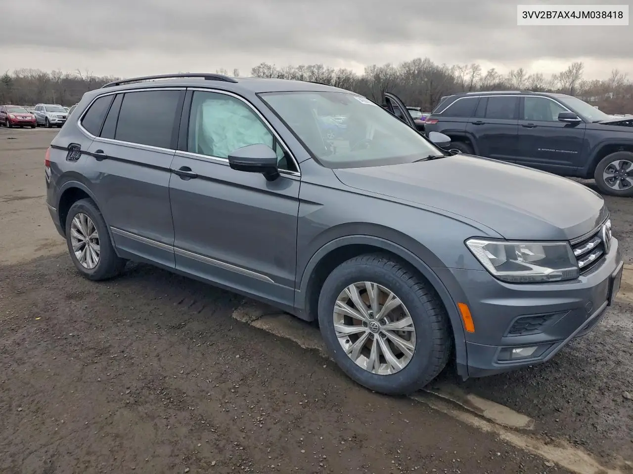3VV2B7AX4JM038418 2018 Volkswagen Tiguan Se