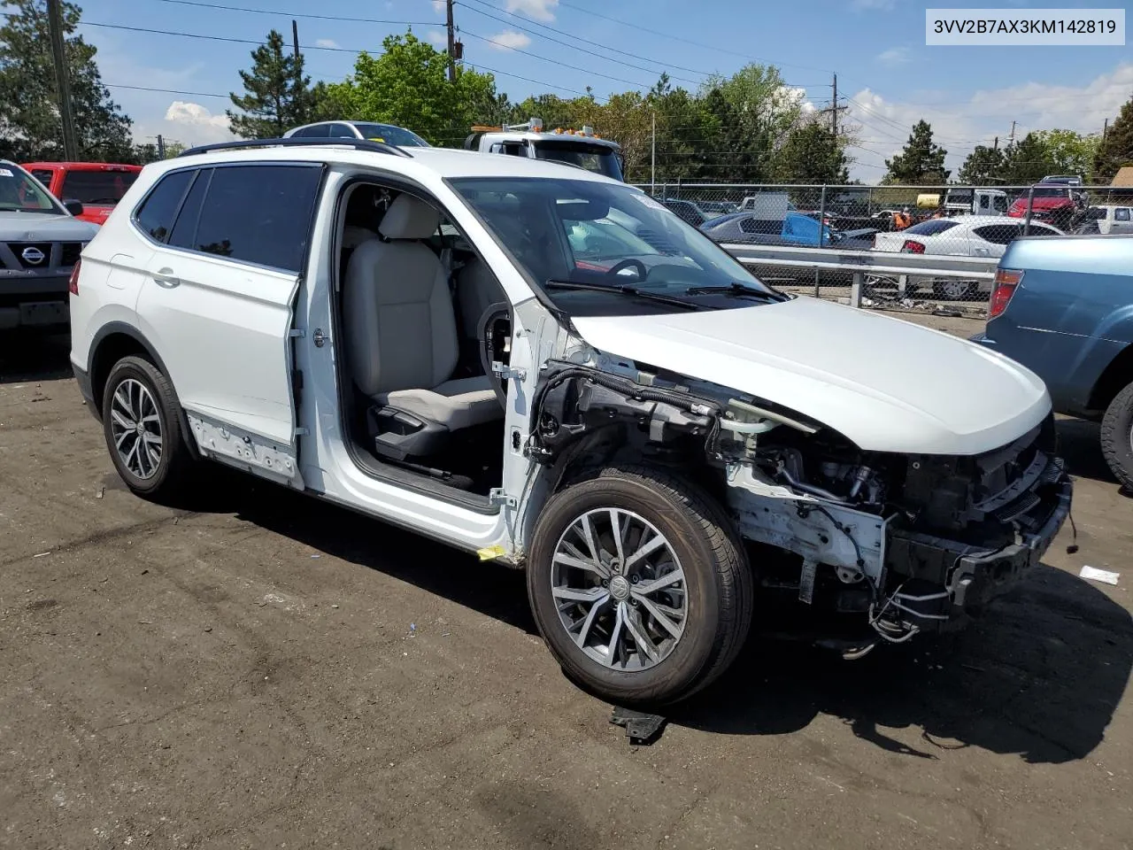 3VV2B7AX3KM142819 2019 Volkswagen Tiguan Se