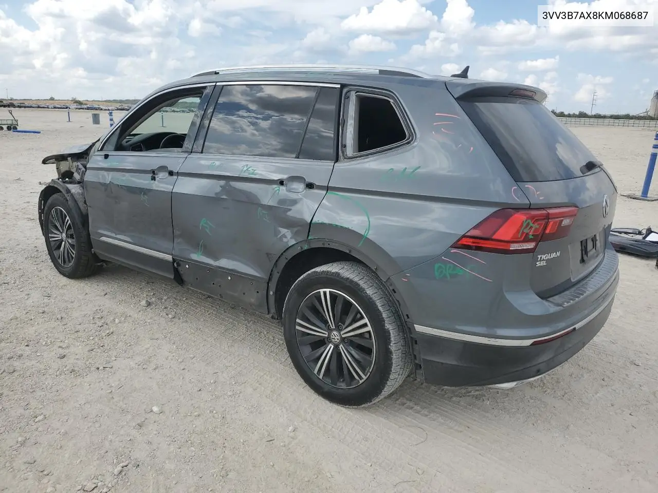 3VV3B7AX8KM068687 2019 Volkswagen Tiguan Se
