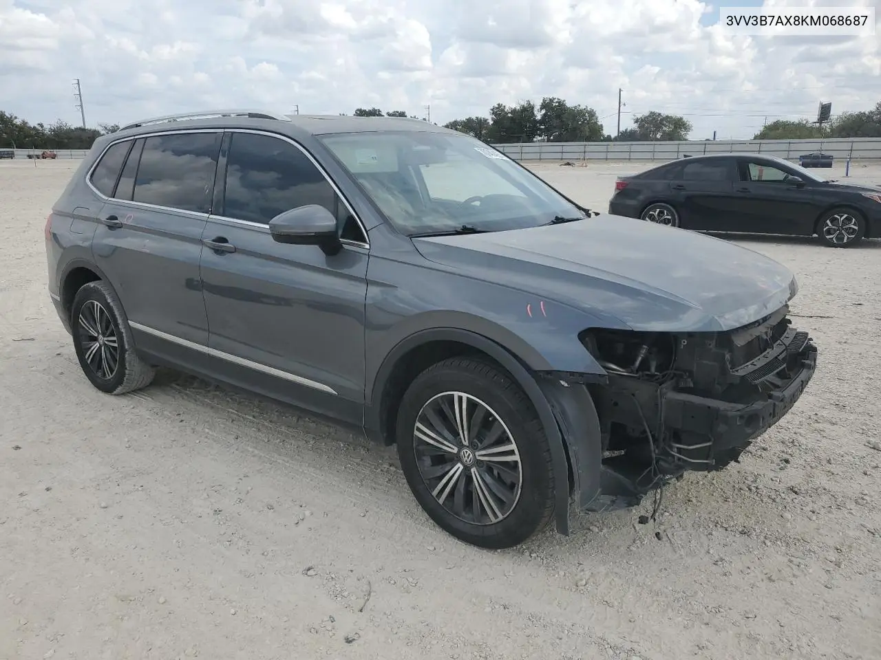 3VV3B7AX8KM068687 2019 Volkswagen Tiguan Se