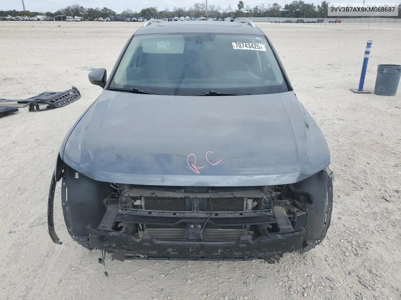 3VV3B7AX8KM068687 2019 Volkswagen Tiguan Se