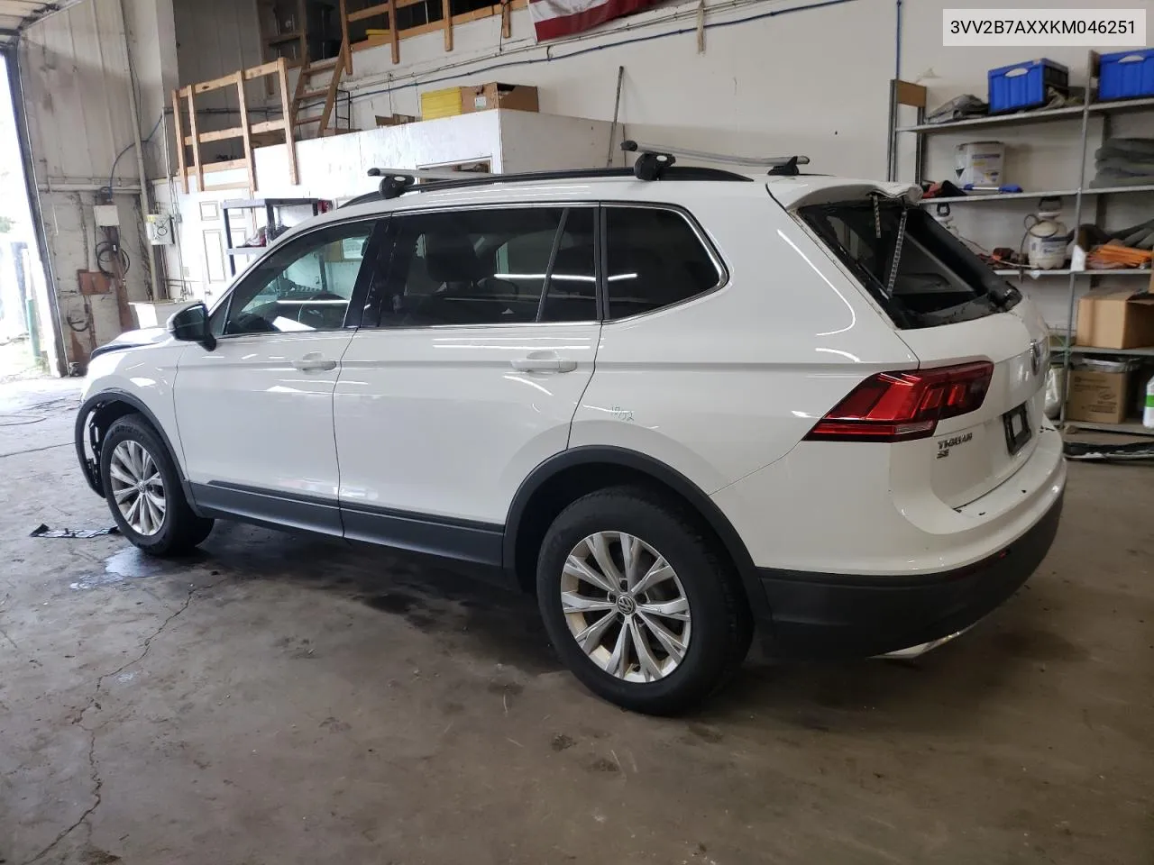 3VV2B7AXXKM046251 2019 Volkswagen Tiguan Se