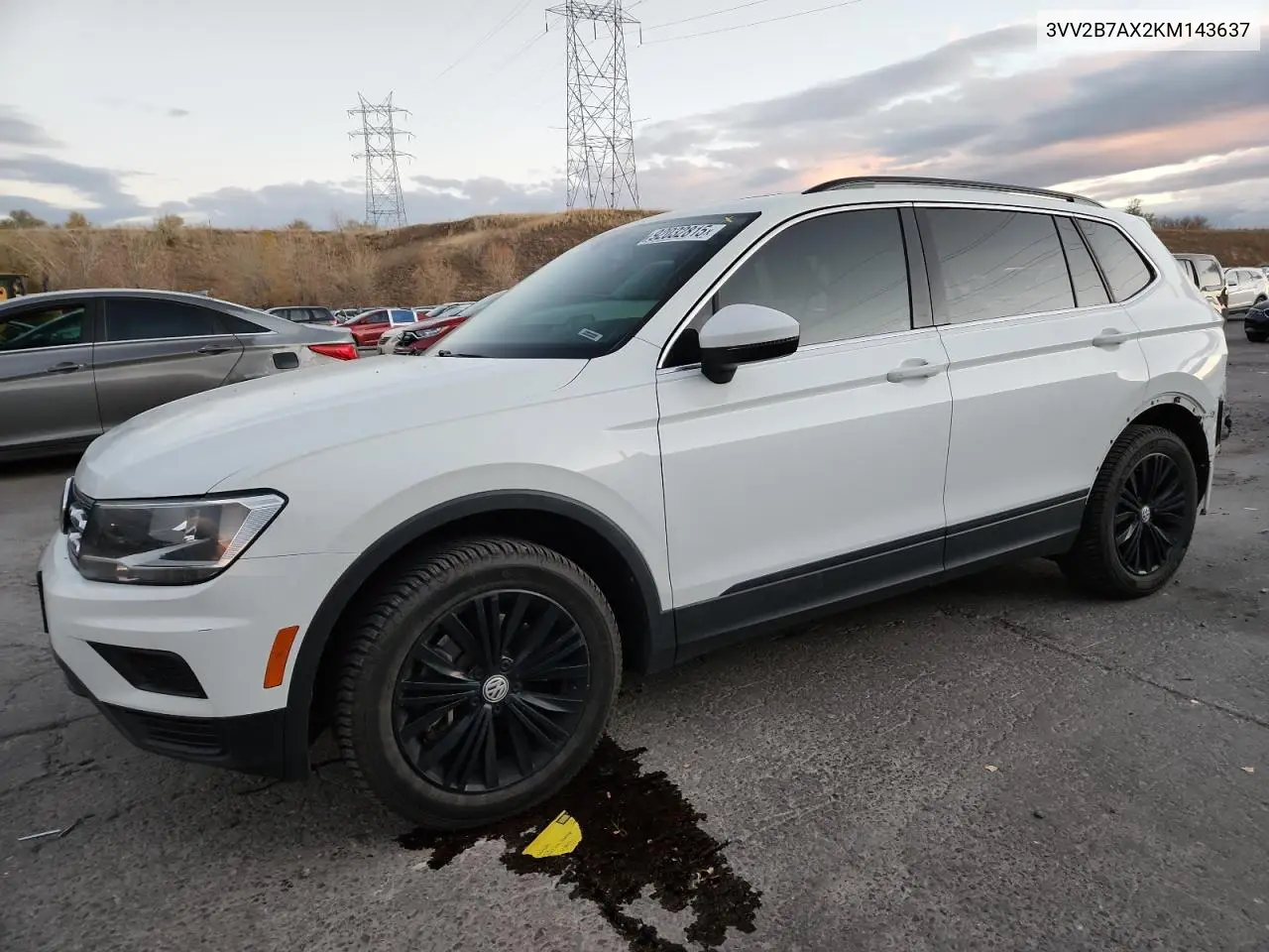 3VV2B7AX2KM143637 2019 Volkswagen Tiguan Se