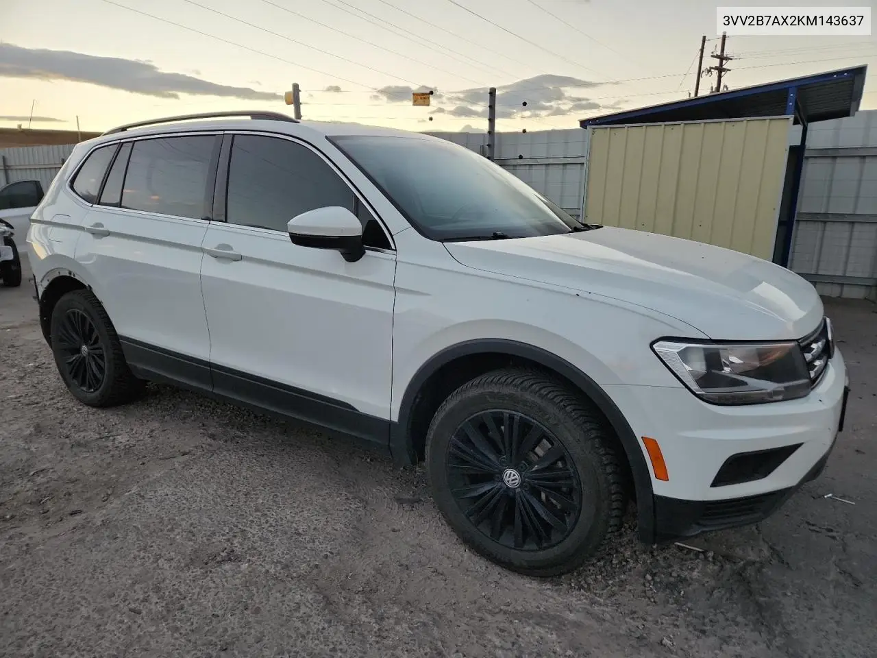 3VV2B7AX2KM143637 2019 Volkswagen Tiguan Se