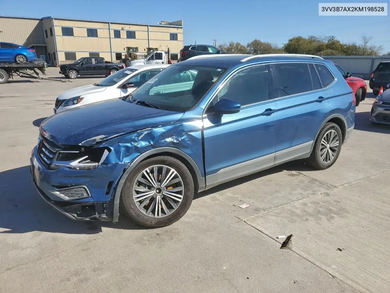 3VV3B7AX2KM198528 2019 Volkswagen Tiguan Se