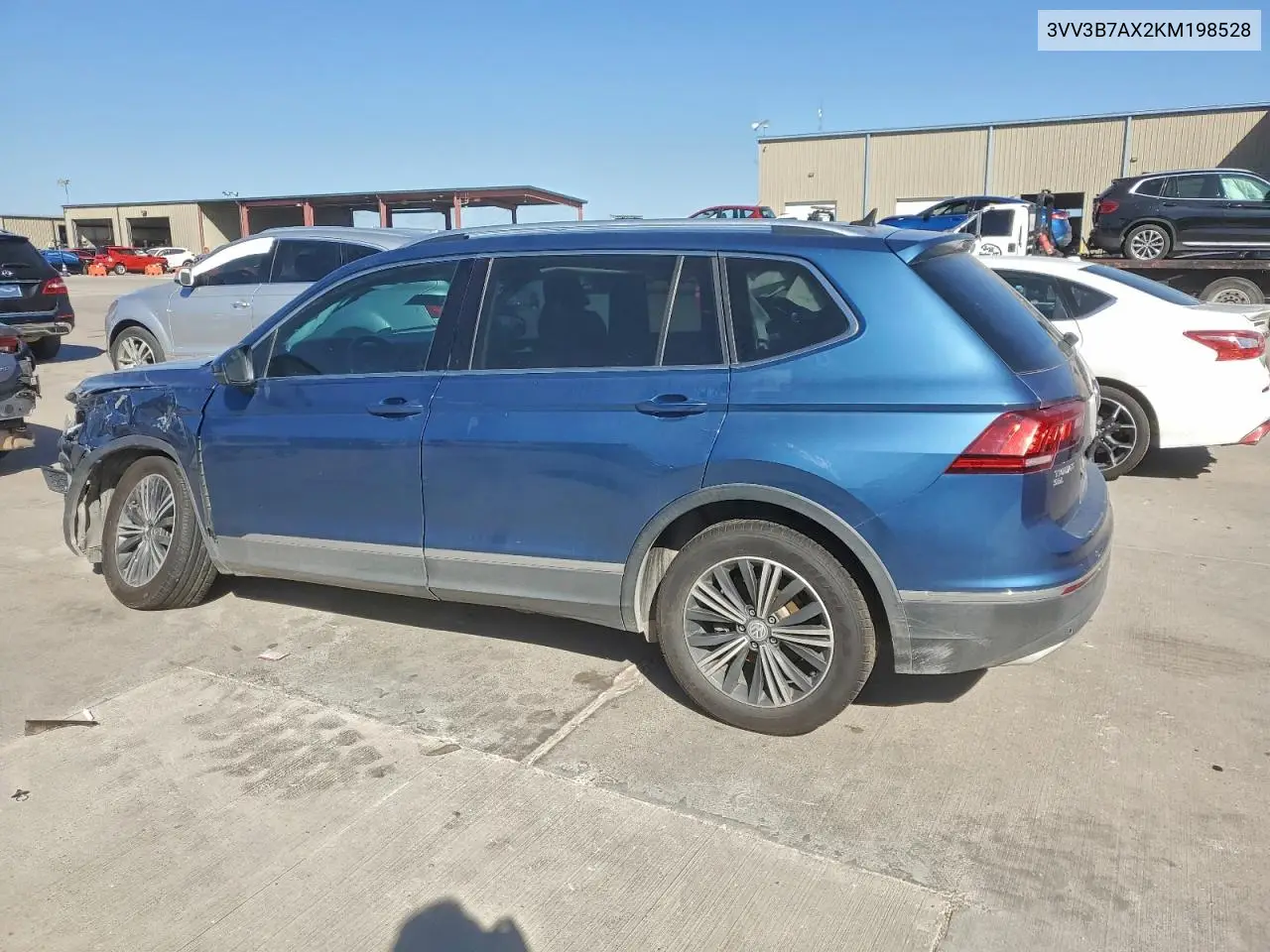 3VV3B7AX2KM198528 2019 Volkswagen Tiguan Se