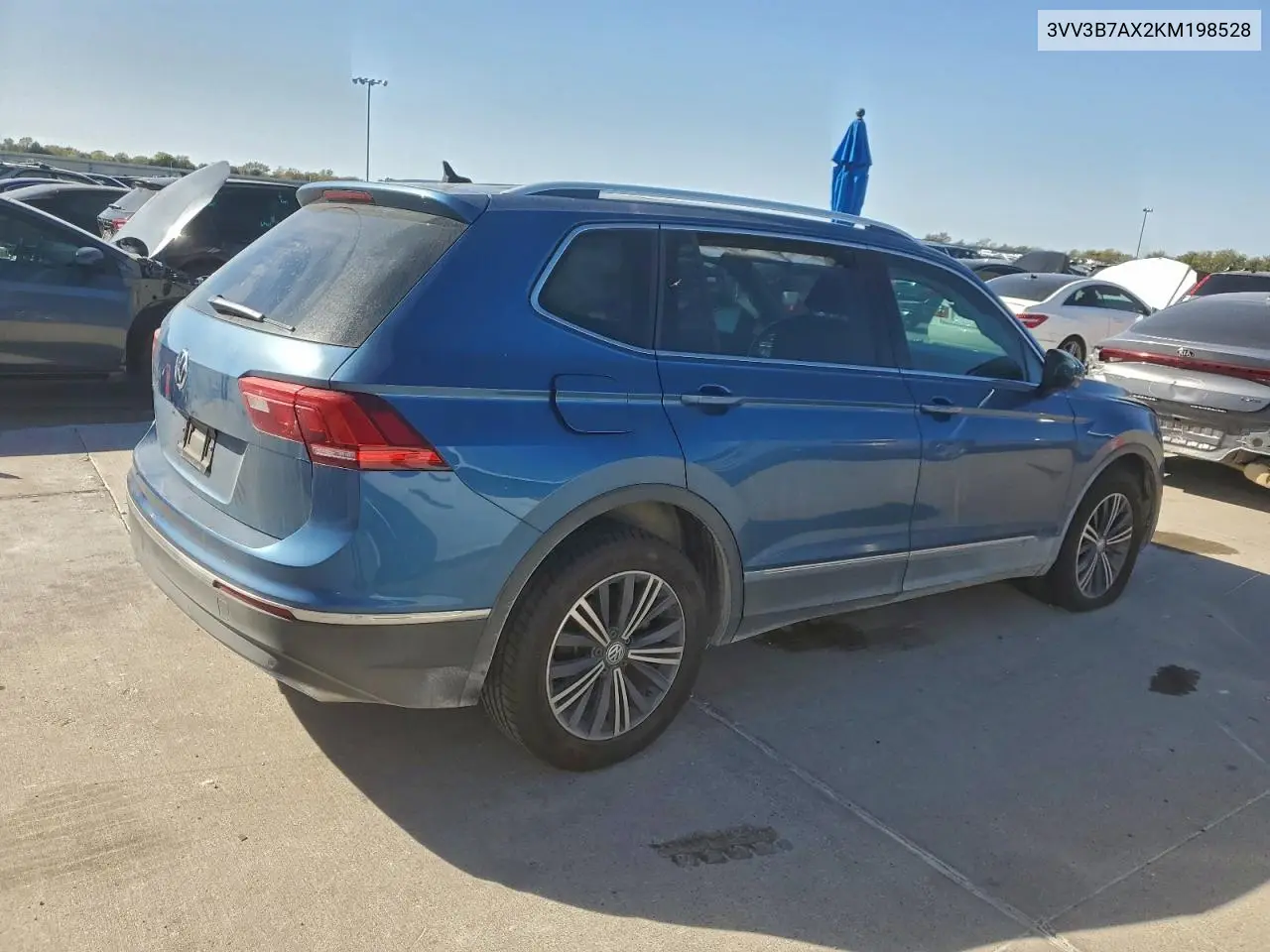 3VV3B7AX2KM198528 2019 Volkswagen Tiguan Se