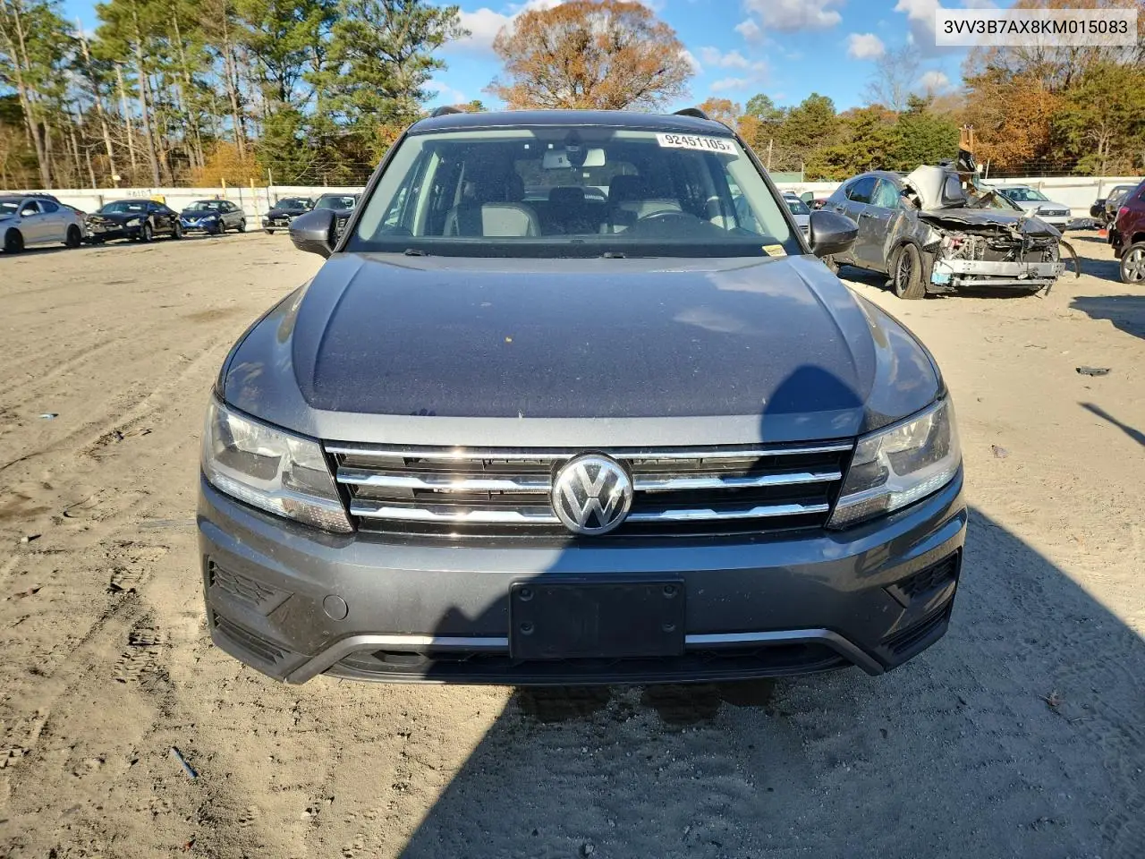 3VV3B7AX8KM015083 2019 Volkswagen Tiguan Se