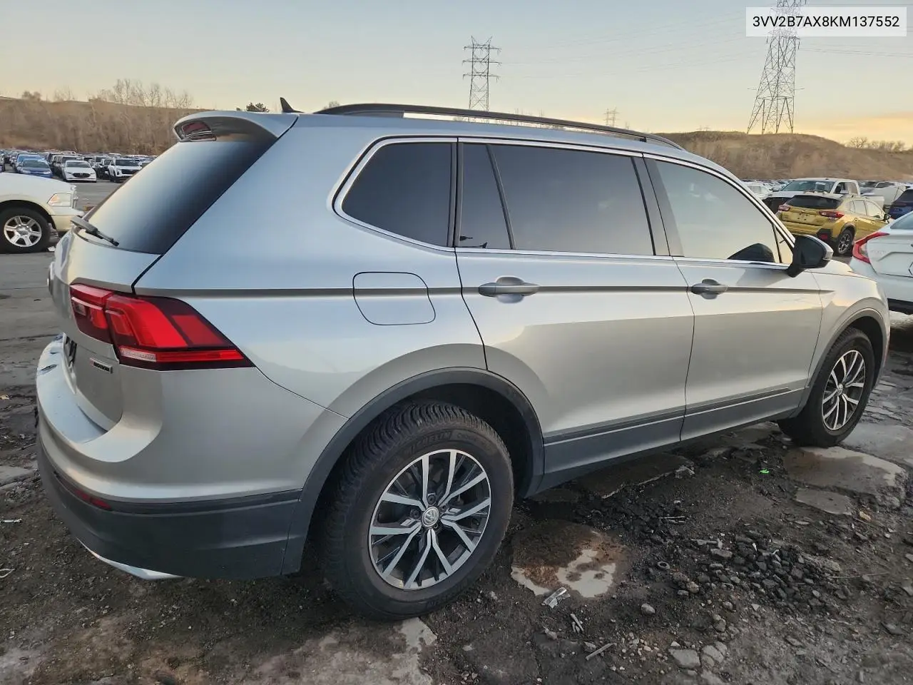 3VV2B7AX8KM137552 2019 Volkswagen Tiguan Se