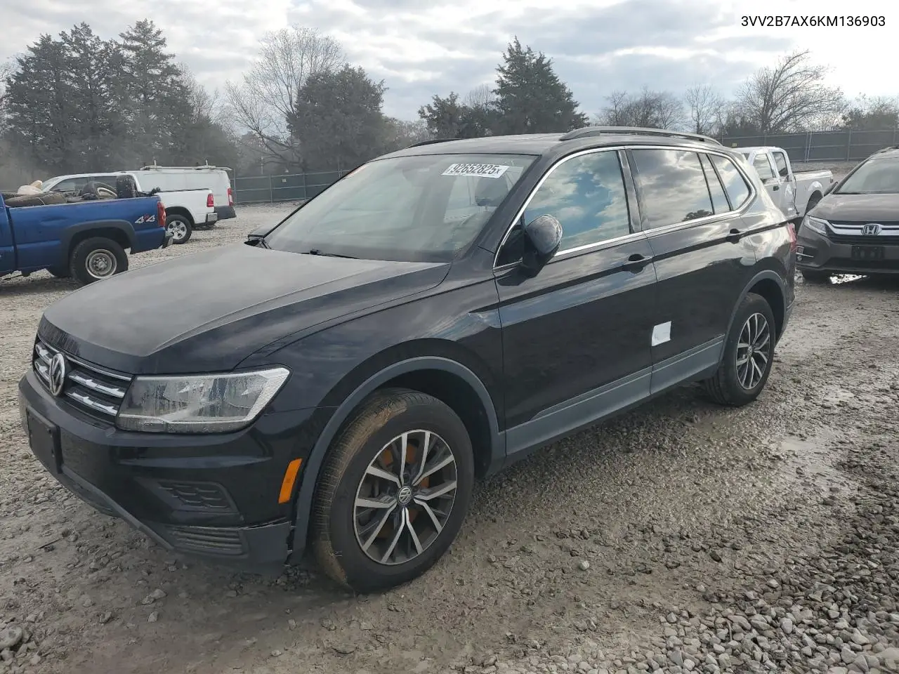 3VV2B7AX6KM136903 2019 Volkswagen Tiguan Se