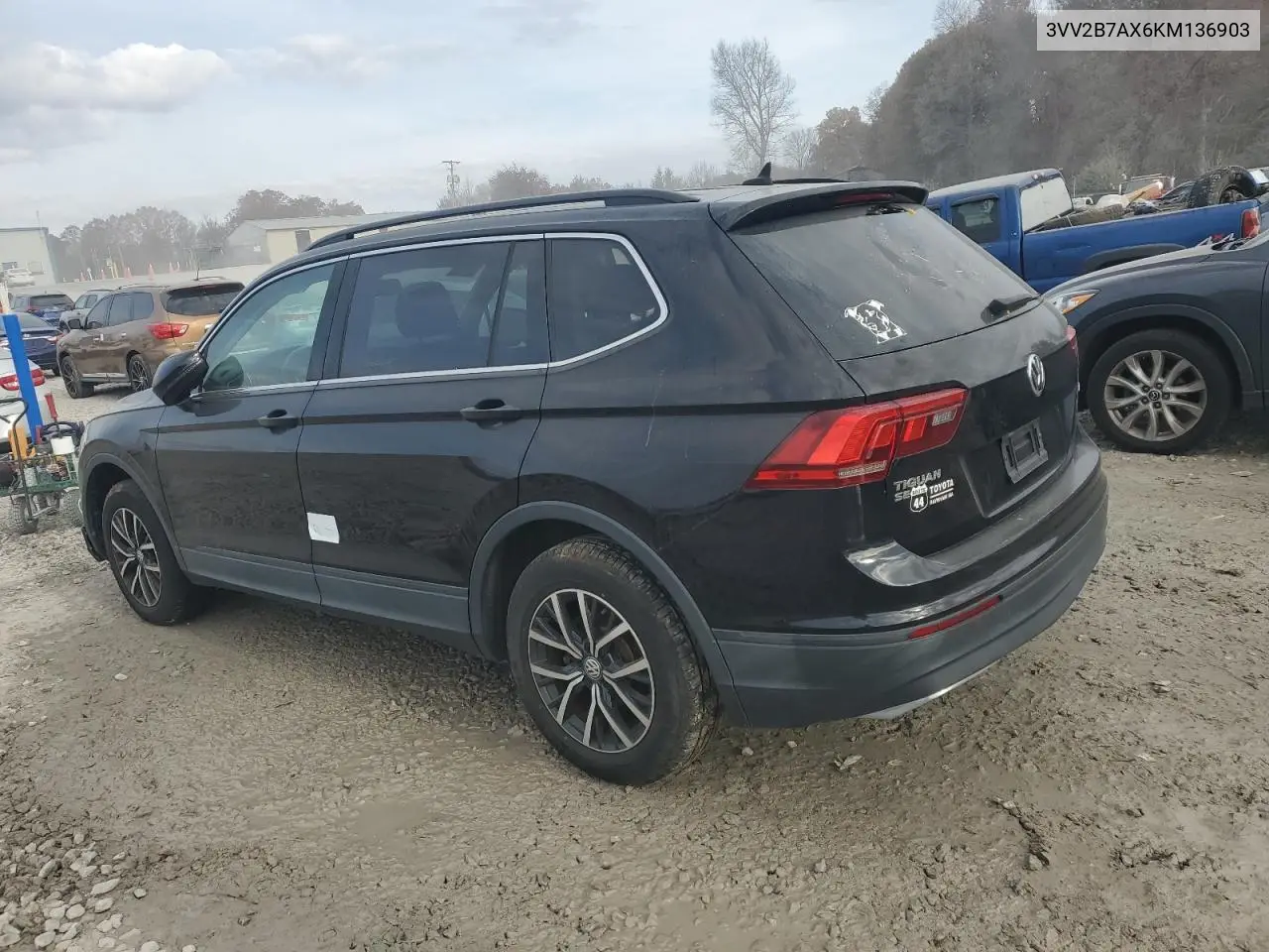 3VV2B7AX6KM136903 2019 Volkswagen Tiguan Se
