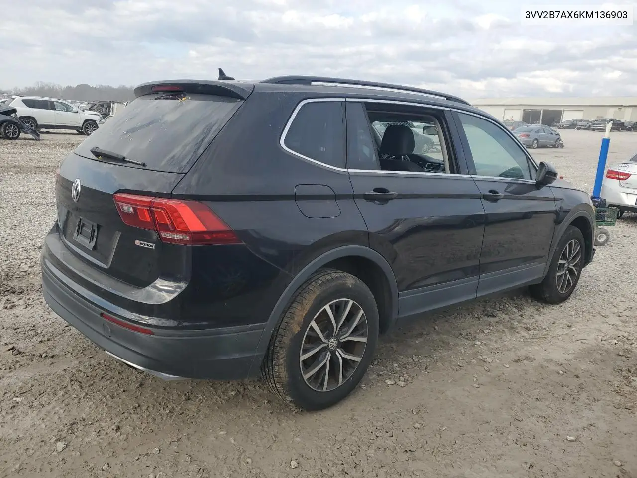 3VV2B7AX6KM136903 2019 Volkswagen Tiguan Se