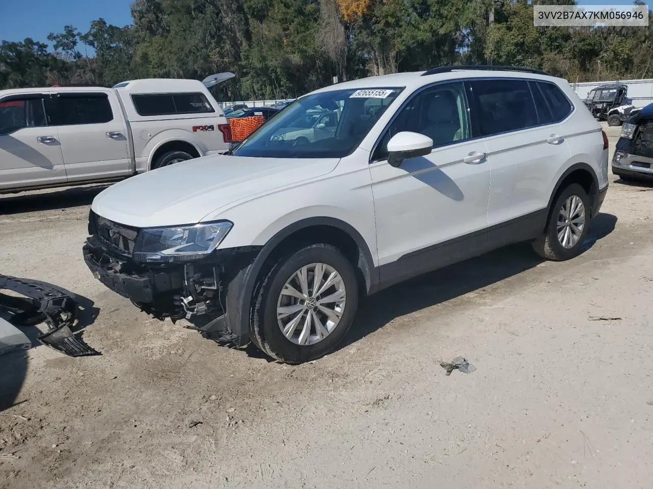 3VV2B7AX7KM056946 2019 Volkswagen Tiguan Se